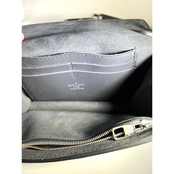 LOUIS VUITTON Reverse Giant Monogram Dauphine Bumbag Clutch - Picture 9 of 15